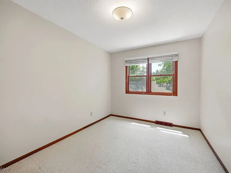5034 Medhurst Ave — Photo 10