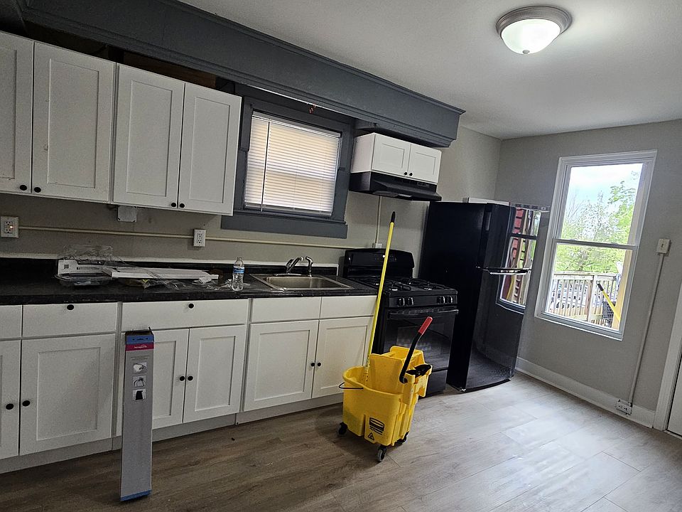 1st image of 228 Greenwich Ave #1A