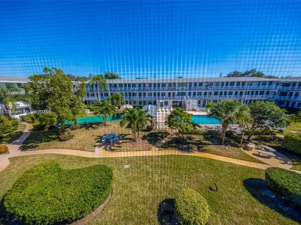 15610 NE 6th Ave APT 33D, Miami, FL 33162