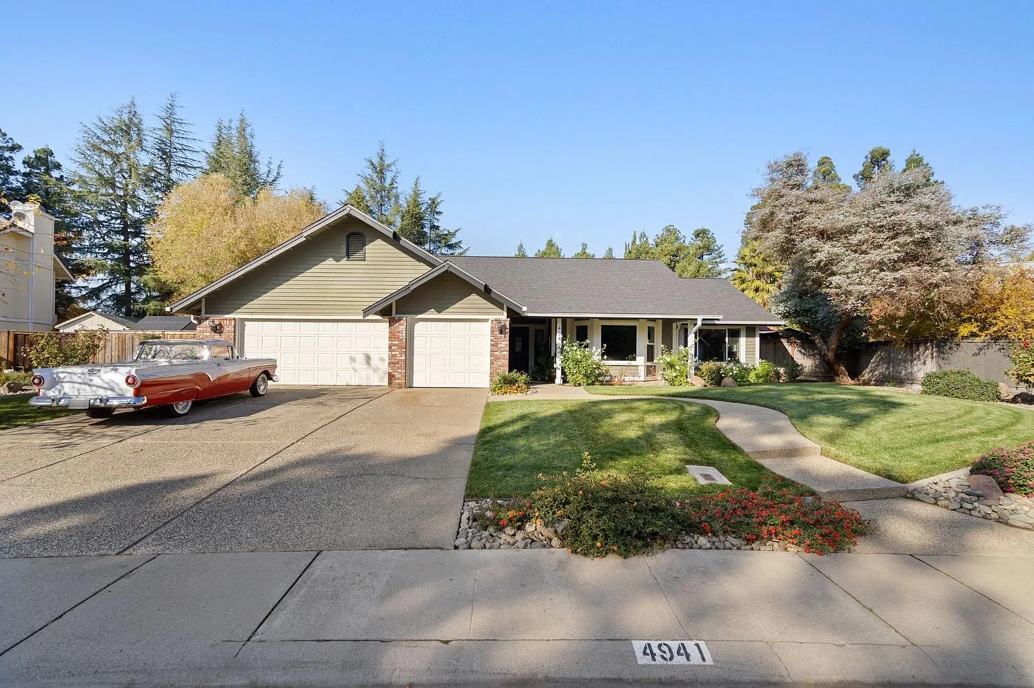 4941 Willow Vale Way photo 1