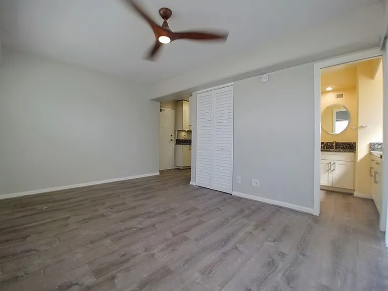 2464 Prince Edward St #521 — Photo 6