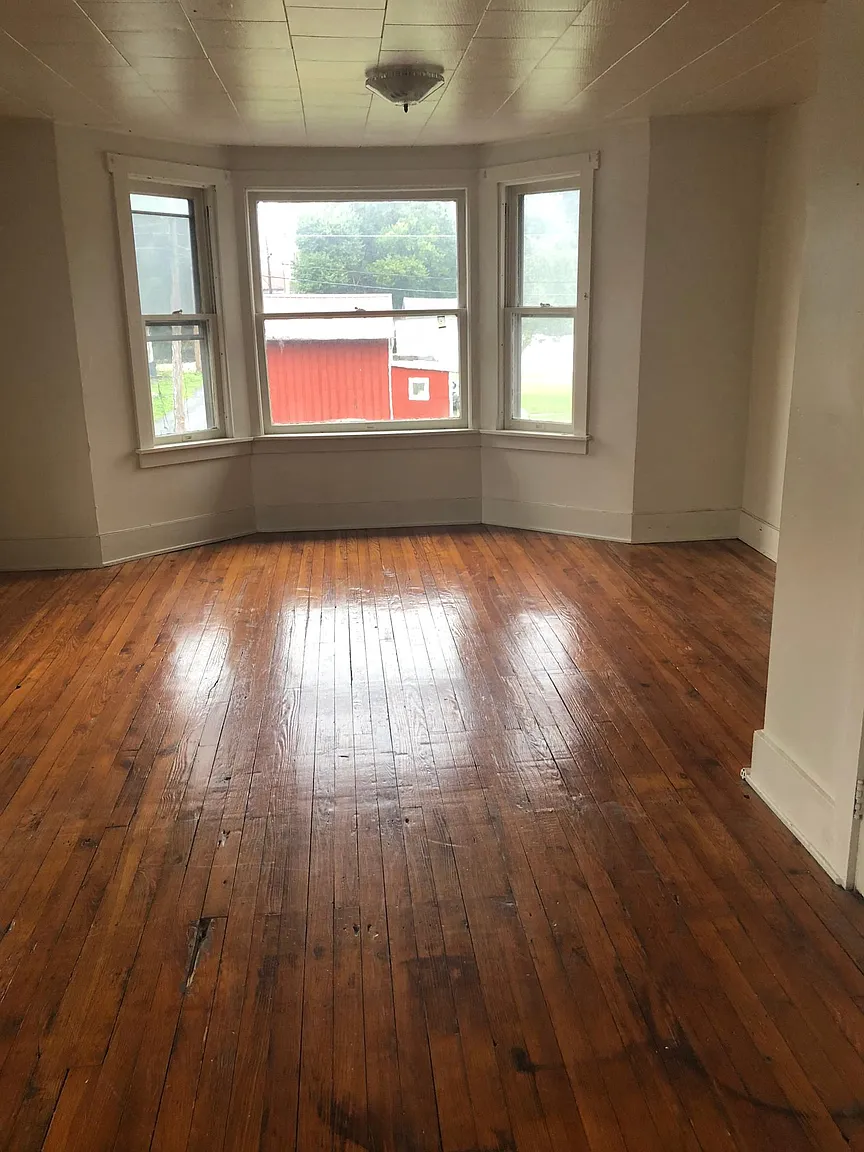 15 E Spruce St photo 1