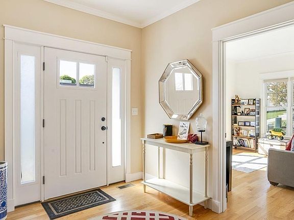 4th image of 26 Putnam St #26