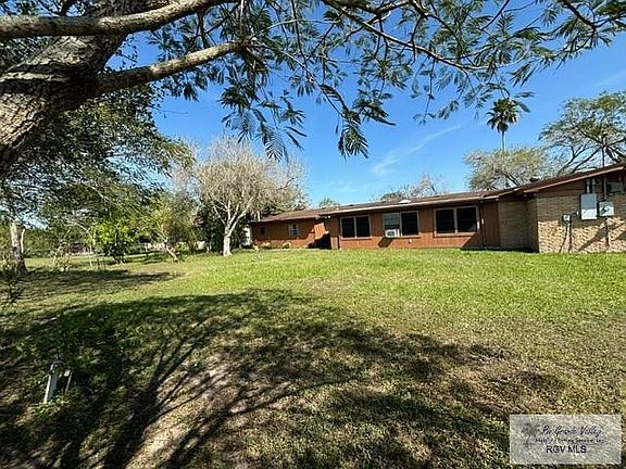 3rd image of 25 Carlton Dr