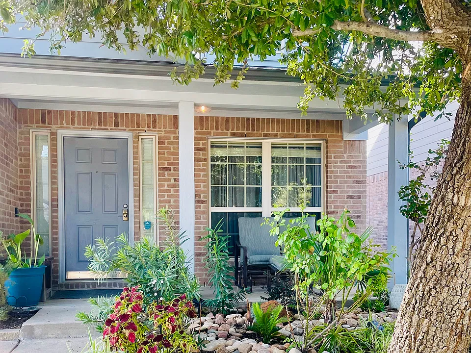 317 Stephanie St