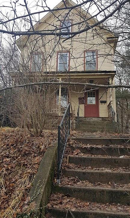 2nd image of 20 Bangs Ave
