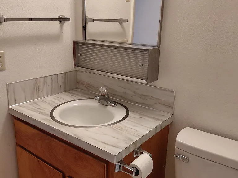 730 W 18th St #3 — Photo 7