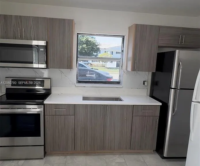 4119 Woodside Dr #2 — Photo 2