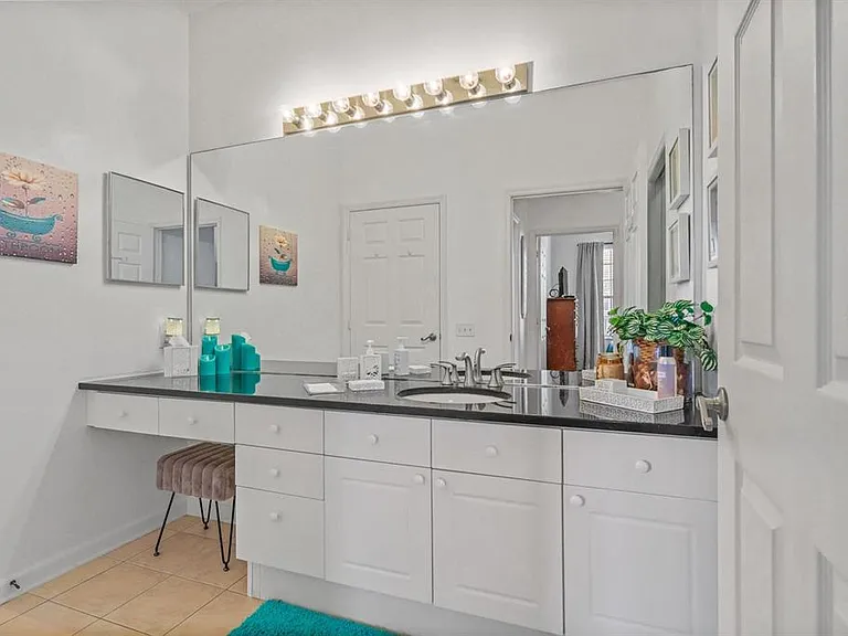 2310 Silver Palm Dr #201 — Photo 23