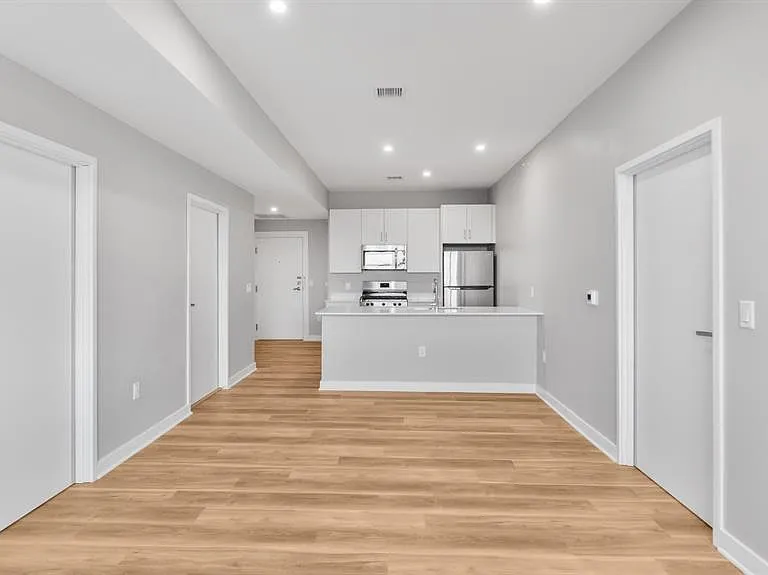 475 Communipaw Ave #207 — Photo 6