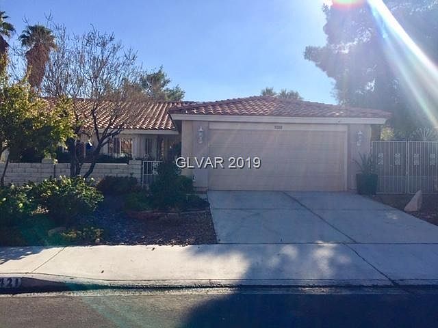1st image of 2421 Lourdes Ave
