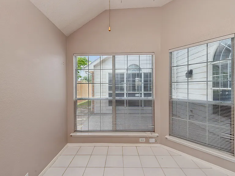 10613 Brandenberg Dr — Photo 14