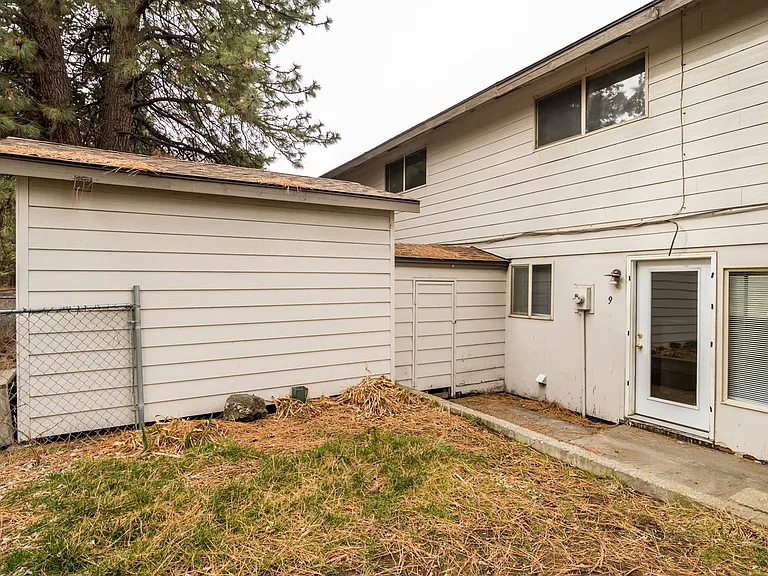 $500 Off RENT! Conveniently Located 2 Bedroom Townhome Style Apartment! — Photo 35