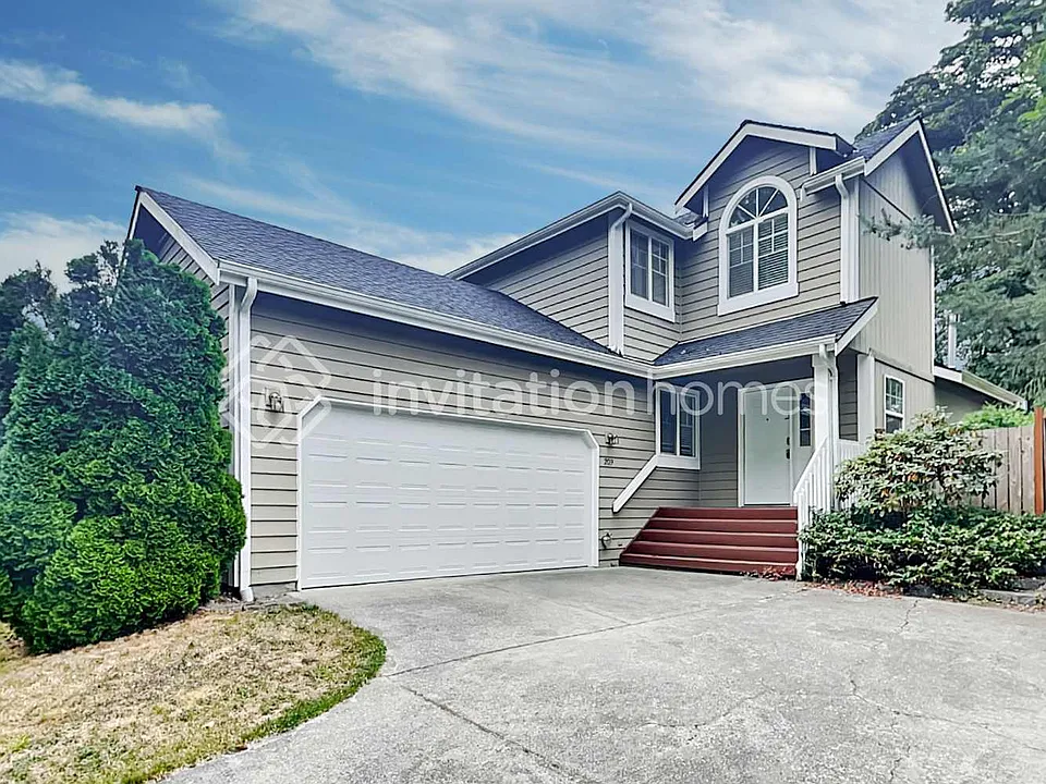 209 83rd Dr SE