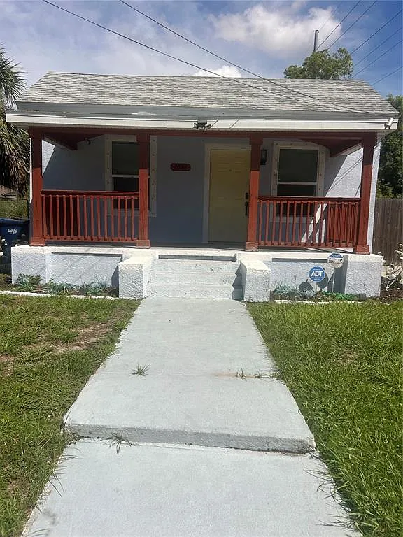 3 bed, 2.0 bath, 1043 sqft, $2,000 — Photo 1