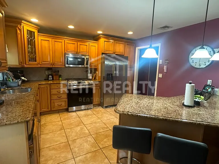33 Pine Hill Rd — Photo 4