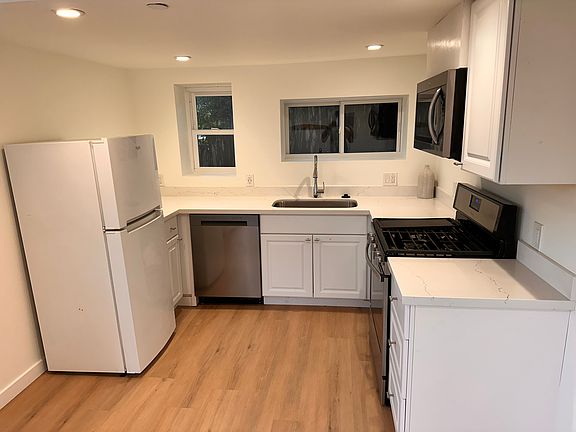 4th image of 97 Forrest Ave
