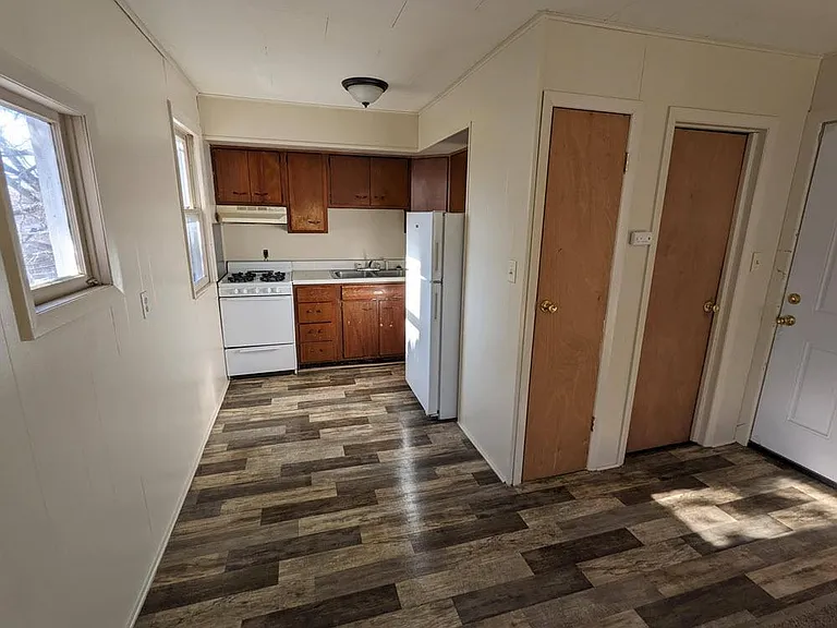 501 W Adams St #3 — Photo 2