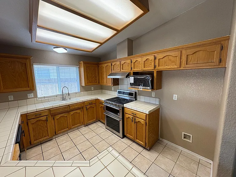 1040 N Sumter Ct — Photo 14