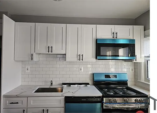 301 Candry Ter — Photo 2
