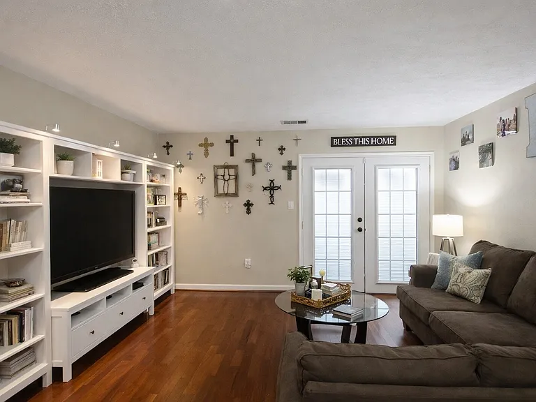 11847 Rolling Stream Dr — Photo 2