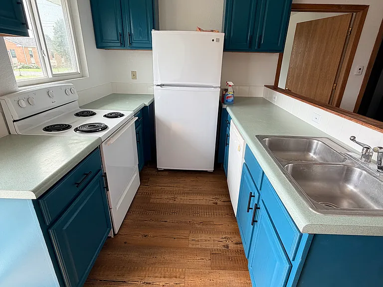 680 Hathaway St #3 — Photo 1