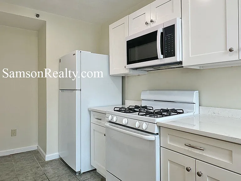 204 Angell St #1 — Photo 10
