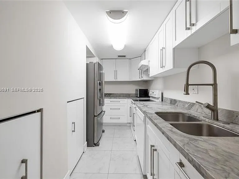 3056 Shipping Ave #Townhouse 2 — Photo 7