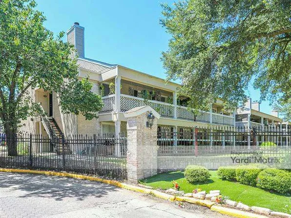 Monticello Apartments on Cranbrook