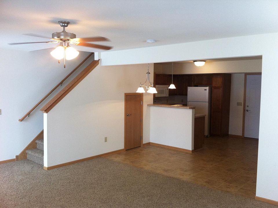2nd image of 839 Stonecrop Dr