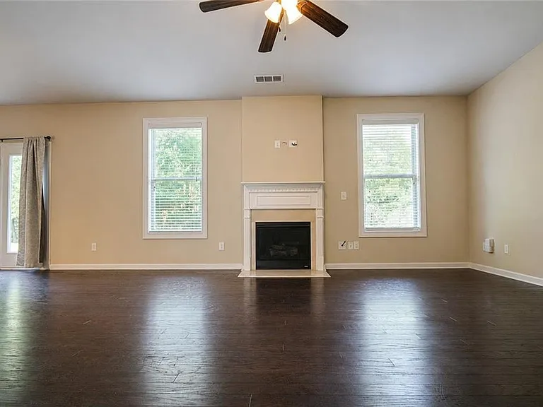 5817 Park Point — Photo 4