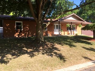 75 Glendale Dr, Glen Carbon, IL