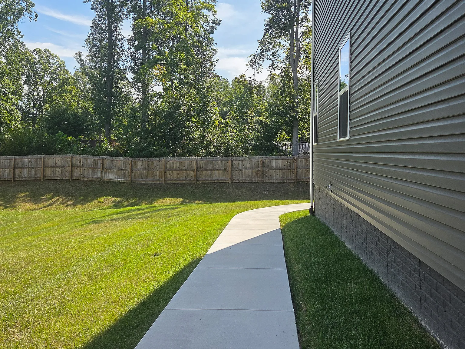 1 bed, 1200 sqft, $1,750 — Photo 3