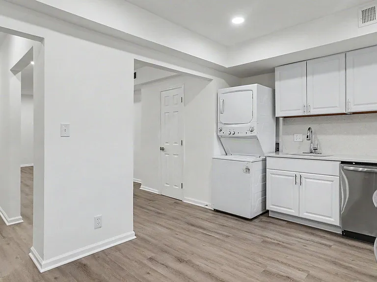 1028 Kenyon St NW — Photo 6