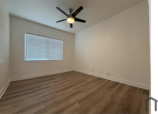 11810 Avalon Blvd — Photo 5