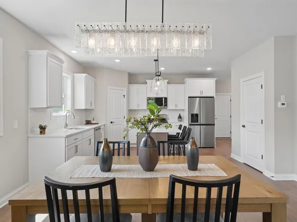 9815 Pinehurst Dr, Elko New Market, MN 55020