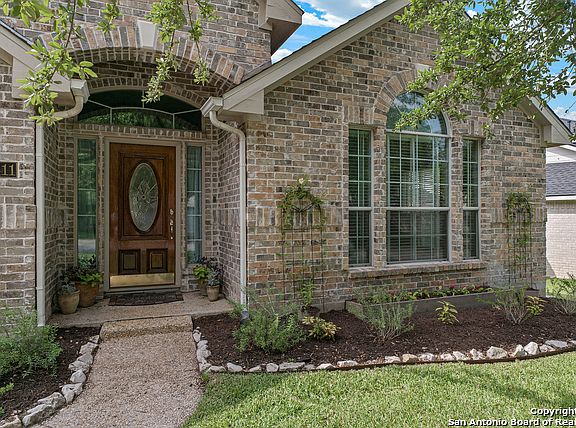 4th image of 26411 Cuyahoga Cir