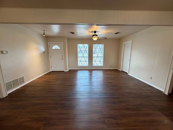 3rd image of 3403 Colony Dr