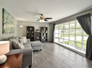 6842 N Reynard Rd, Fox Pt, WI 53217