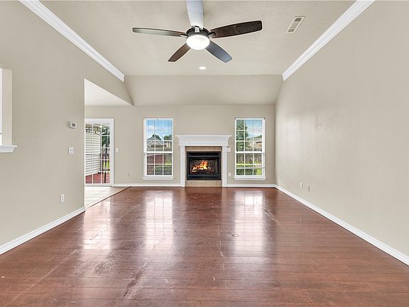 3rd image of 1412 Charles St