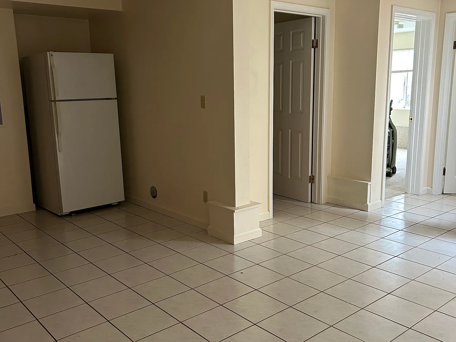 2 bed, 600 sqft, $3,700 — Photo 2
