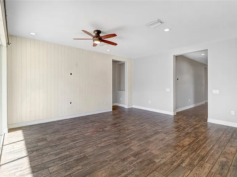16325 Hyde Manor Dr — Photo 12