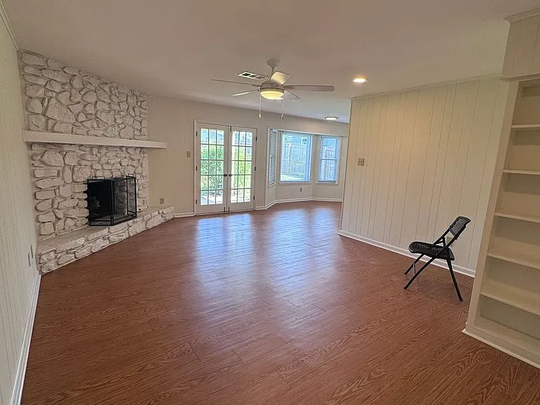 1115 Briar Creek Rd — Photo 35