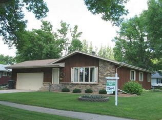 502 34th Ave S, Grand Forks, ND 58201