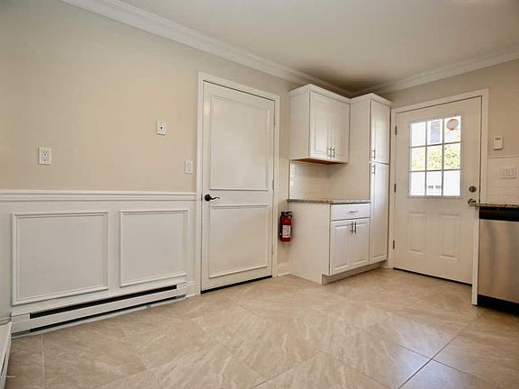 3rd image of 1250B Hamilton Ct #1002