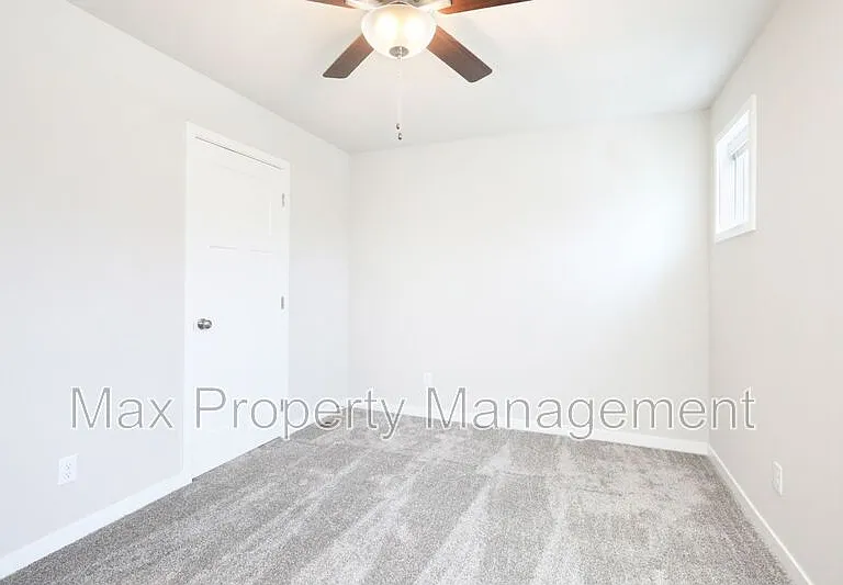 211 NE Whitetail Ln — Photo 5