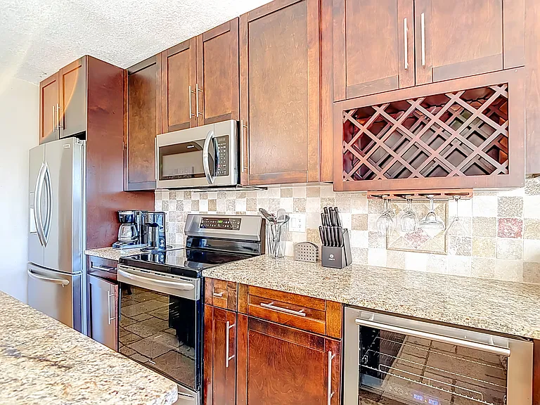 17208 Orangewood Dr — Photo 19