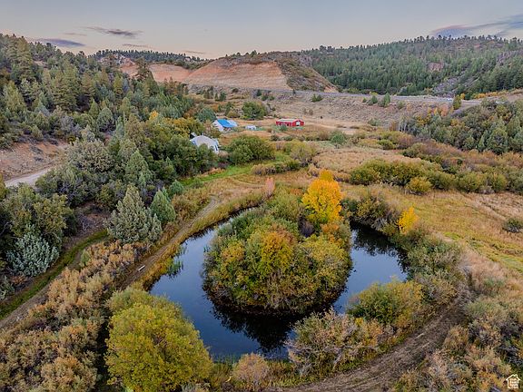 4th image of 1460 E Coral Pink Cliffs Rd