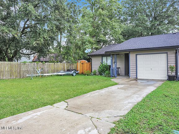 2nd image of 1319 BAY HILL Boulevard #A