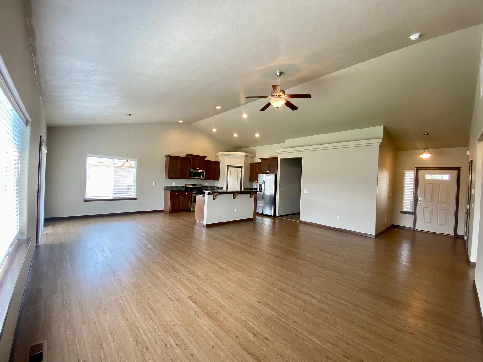 3 bed, 1631 sqft, $2,895 — Photo 1